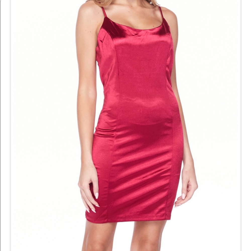 Burgundy shiny bodycon stretch dress